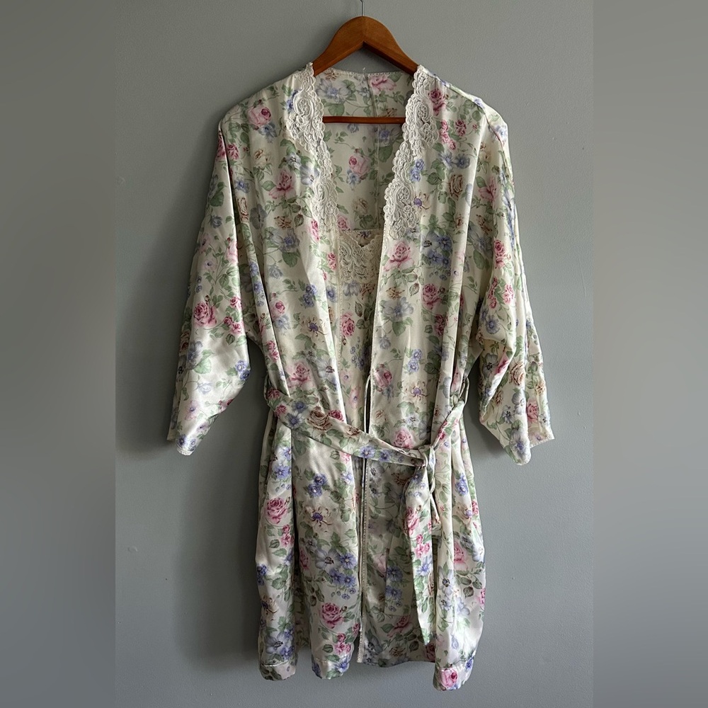 Vintage Floral Women's Robe and dress set- Cream with Pink & Lavender Flowers